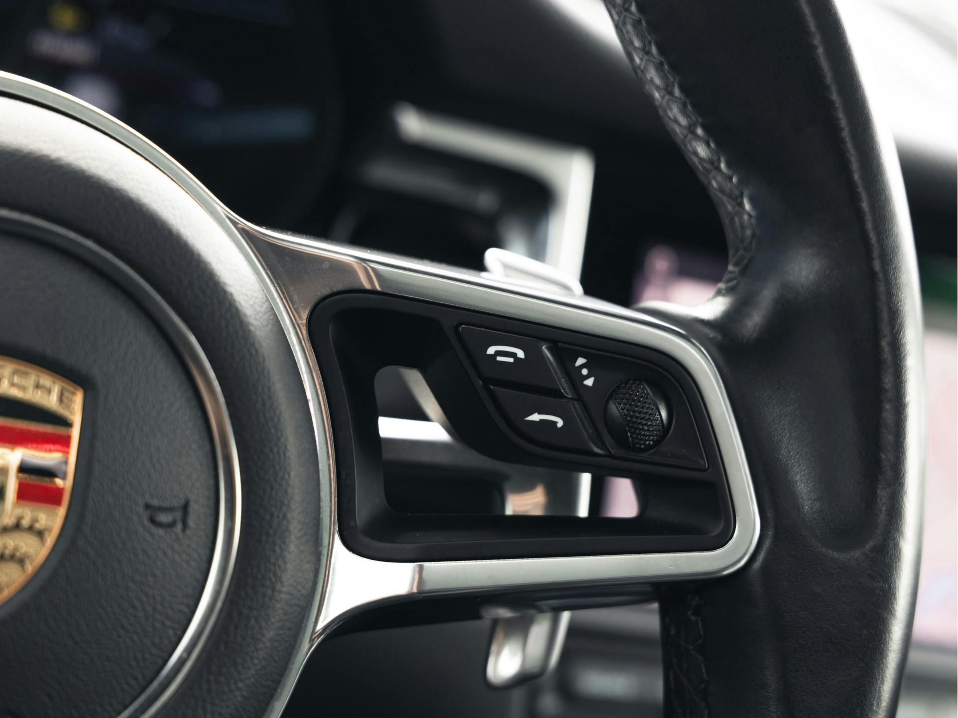 Porsche Macan 2.0 | Panoramadak | Bose | Luchtvering | Adaptieve Sportstoelen